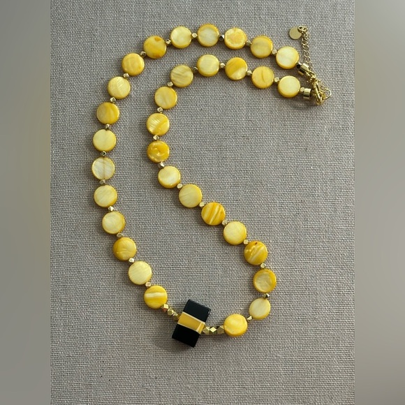 20 inch Mother of Pearl coin bead necklace NWOT - Picture 1 of 12